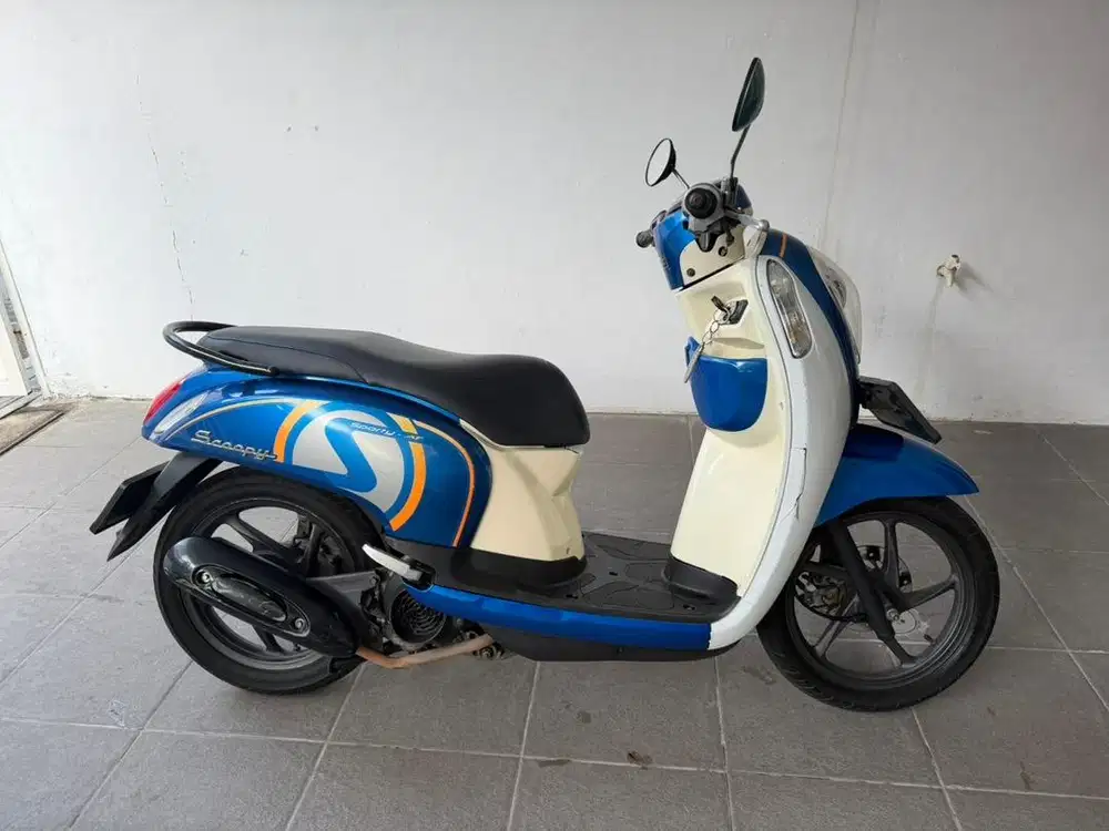 Scoopy fi 2014 warna biru