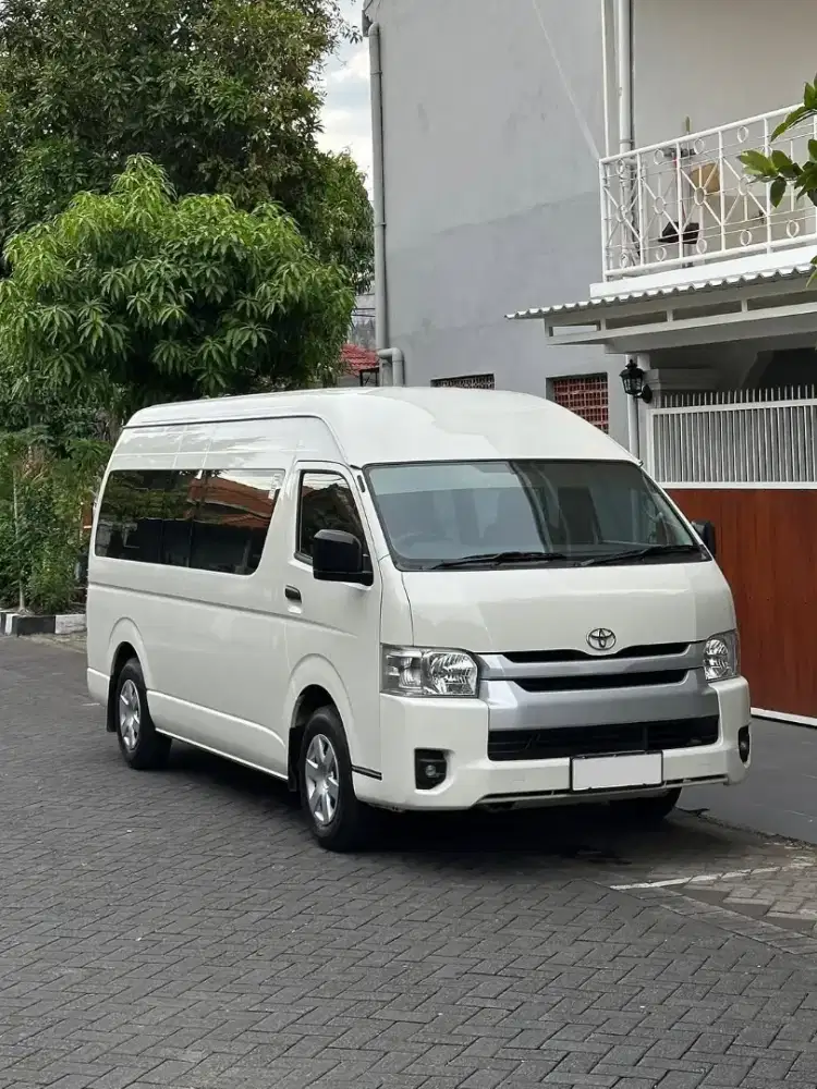 Toyota Hiace Commuter 3.0 2024 istimewa low km