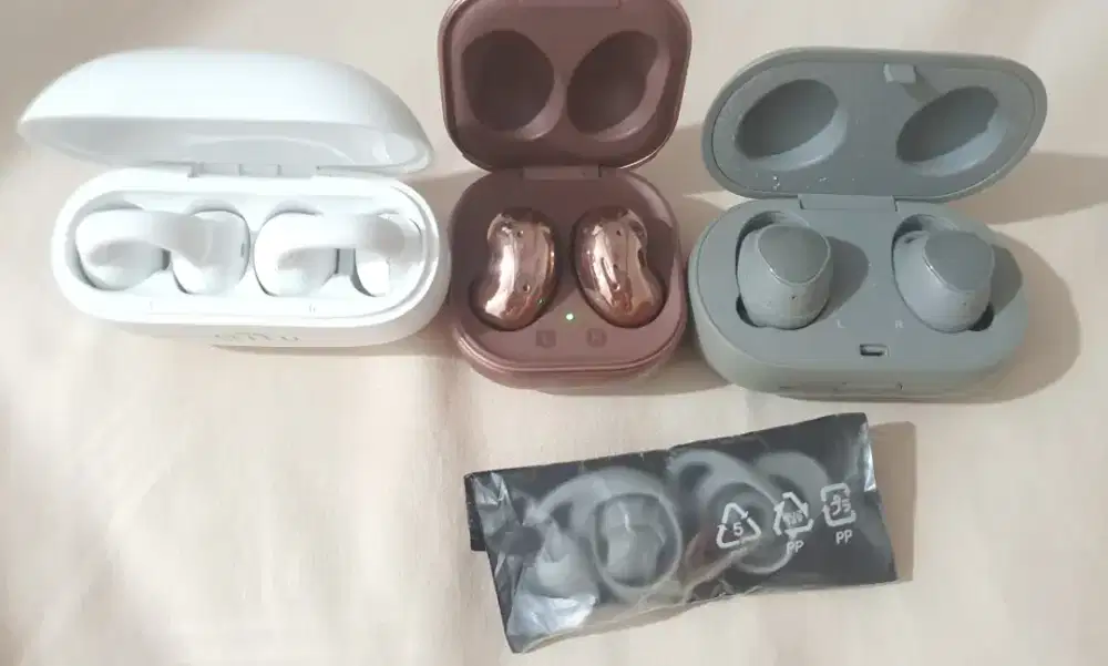 Samsung earphone galaxy buda live, buy 1 get 3