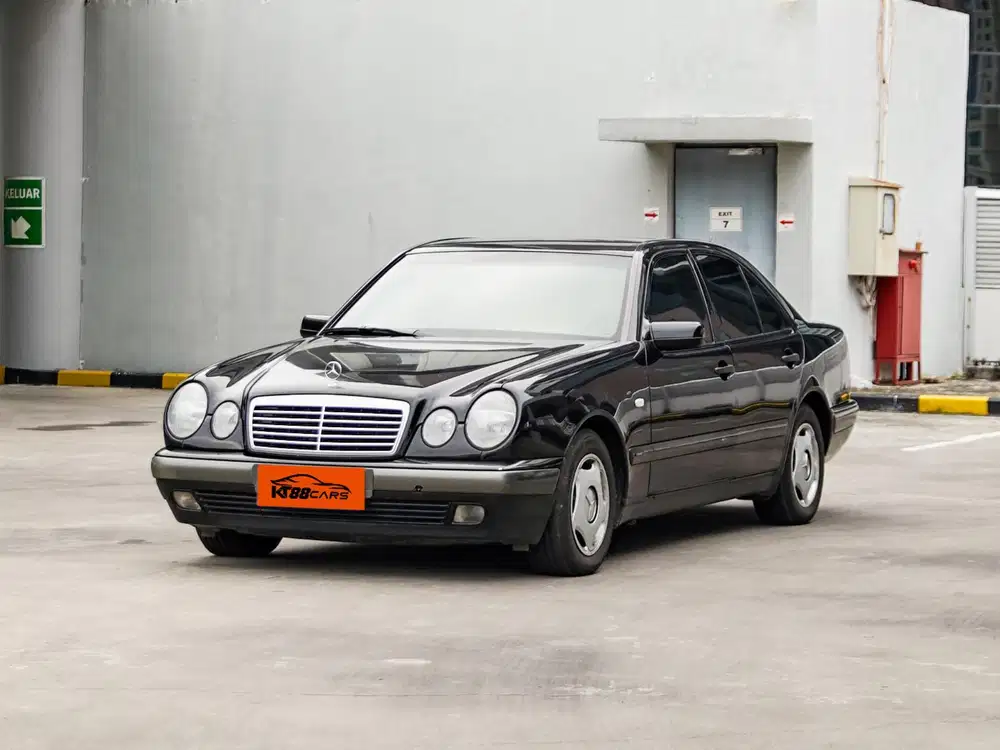 MERCEDES BENZ E230 CLASSIC AT 1997