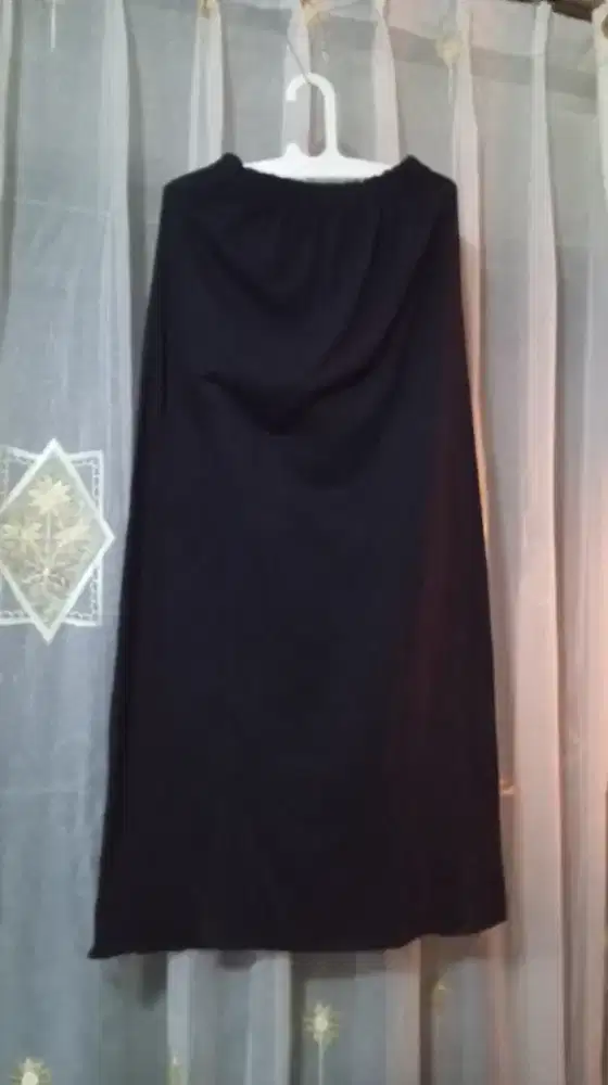 Rok Hitam Maxi Wanita