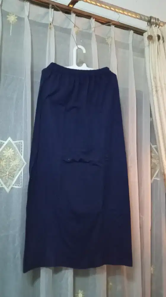 Rok Maxi Navy Wanita