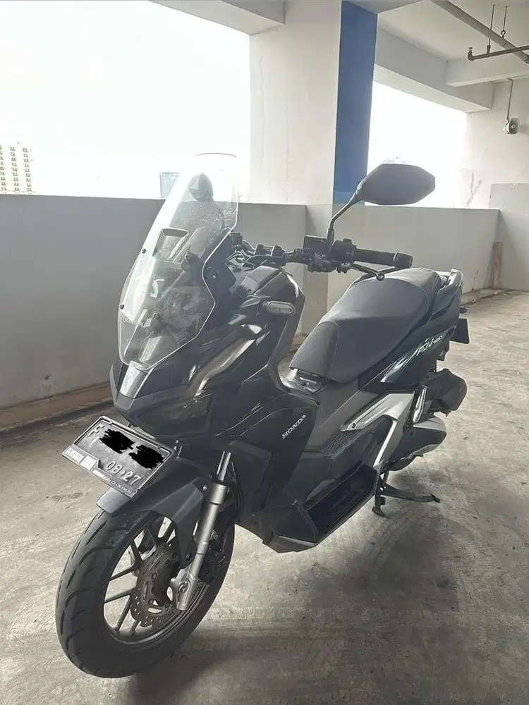 Honda ADV 160 CBS Hitam tahun 2022