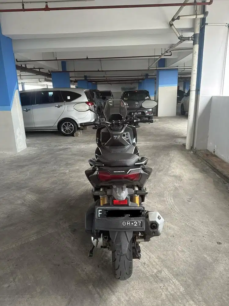 Honda ADV 160 CBS Hitam tahun 2022