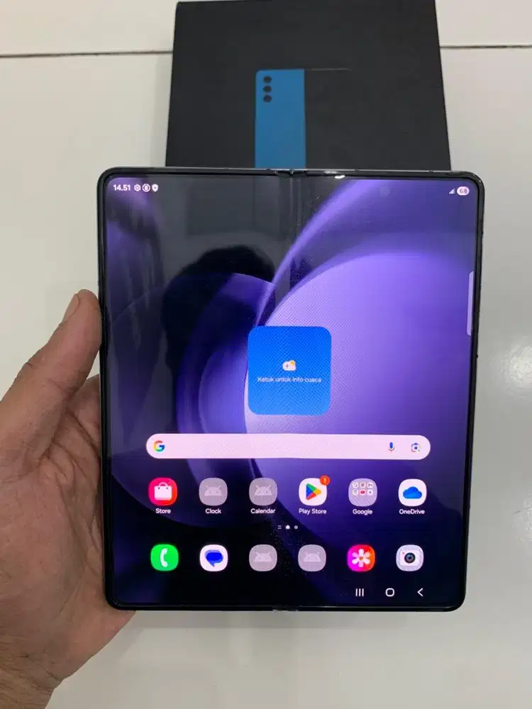 Samsung Z Fold 5 12/512 GB fullset ada mines