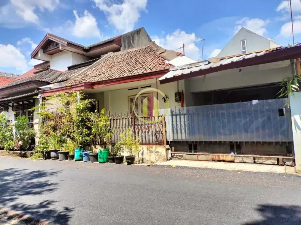 Rumah Lama Terawat Sayap Jalan Jakarta Dekat Ke Jalan Riau