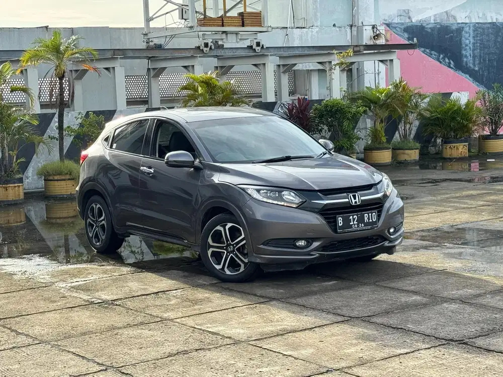 PALING MURAH !! dp10jt HRV PRESTIGE 1.8 CVT MATIC 2016 SUPER HOT !!