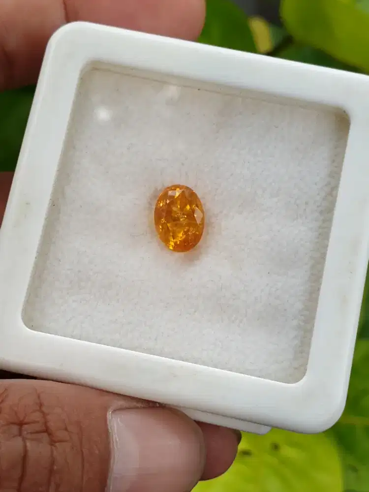 Natural Yellow Sapphire Srilanka 5.11 crt