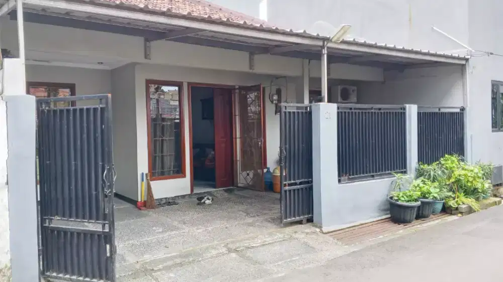Rumah tebet barat sangat strategis