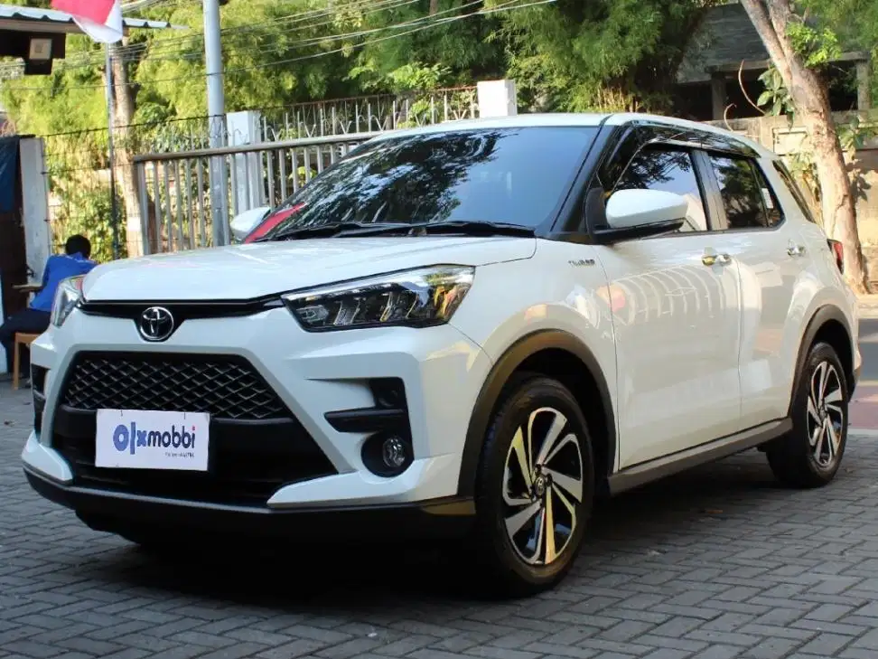 TDP 10JT, Toyota Raize 1.0 GR Sport One Tone Bensin-AT Putih 2022