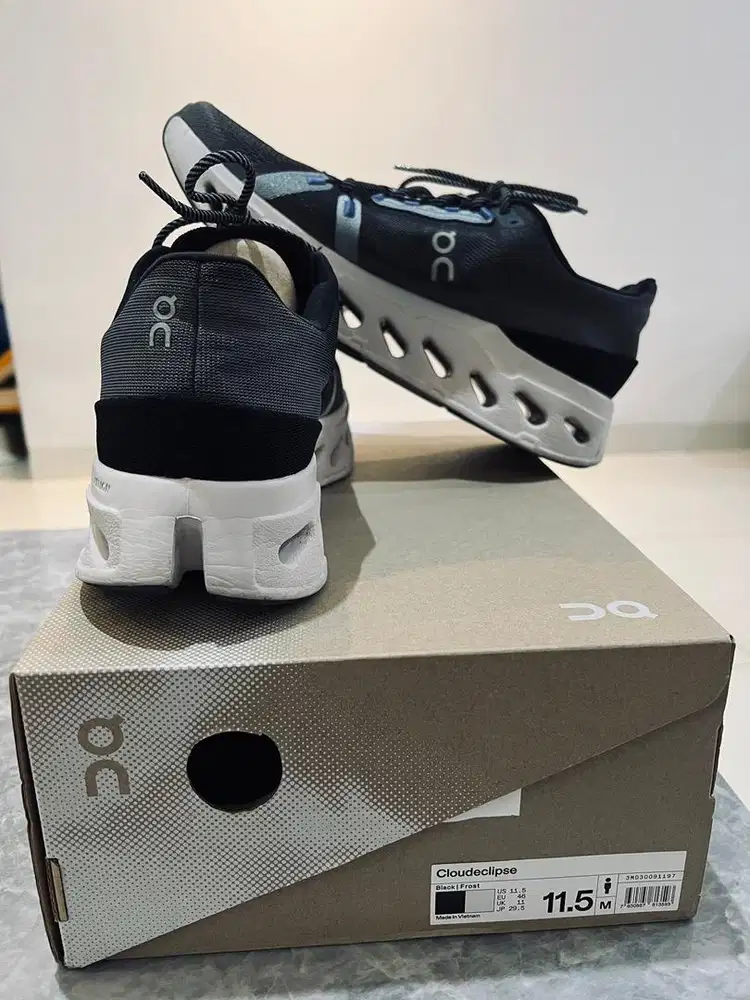 Jual ON Cloudclipse Black Frost Size US 11.5 / EU 46 Original 100%