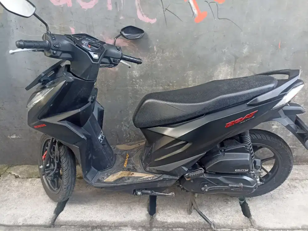 Beat deluxe hitam 2024 lemgkap