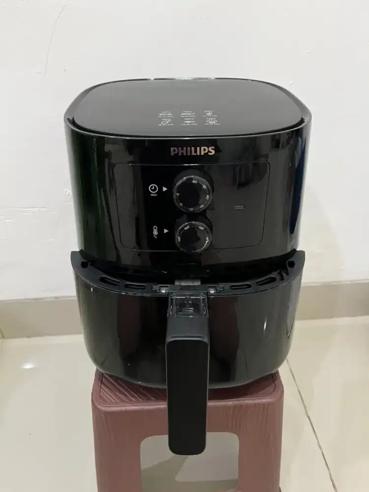 Phillips Air Fryer 4.1L 800 Watt HD9200