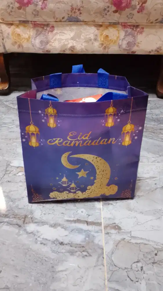 Bingkisan paket parcel lebaran THR sedekah