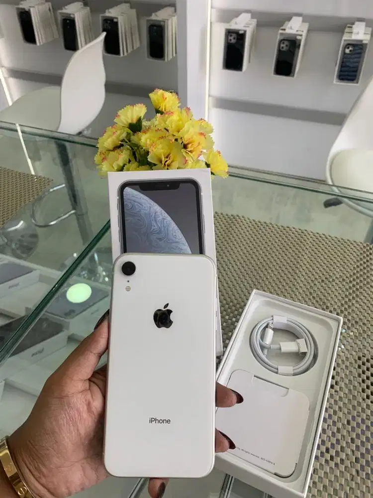 Iphone Xr 128 Gb White all operator Like new normal no minus