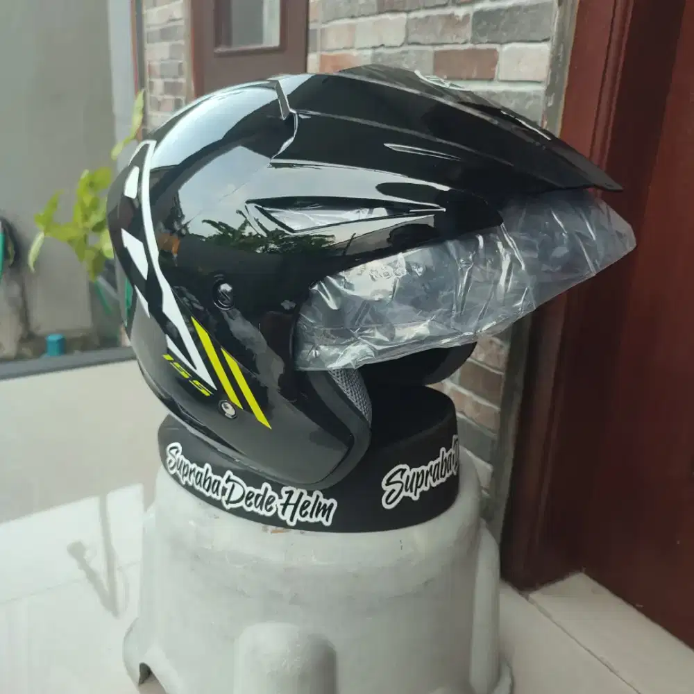 Helm Aerox baru original dealer lokasi Batubulan
