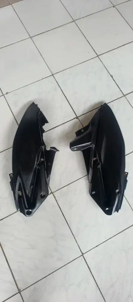 Sambungan body kasar belakang vario 125 old/KZR