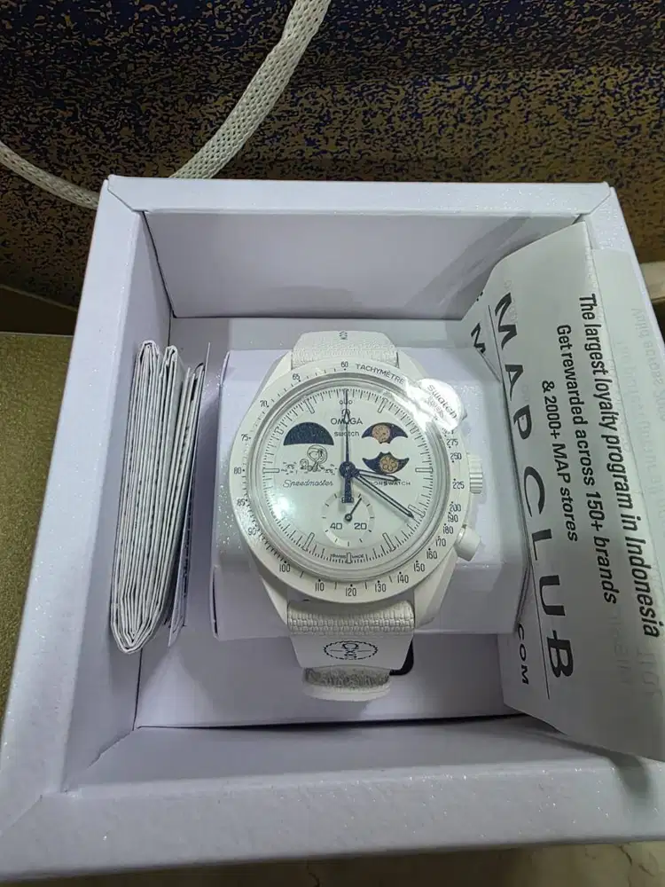 Omega Swatch BIOCERAMIC MOONSWATCH  ﻿ MISSION TO EARTHPHASE