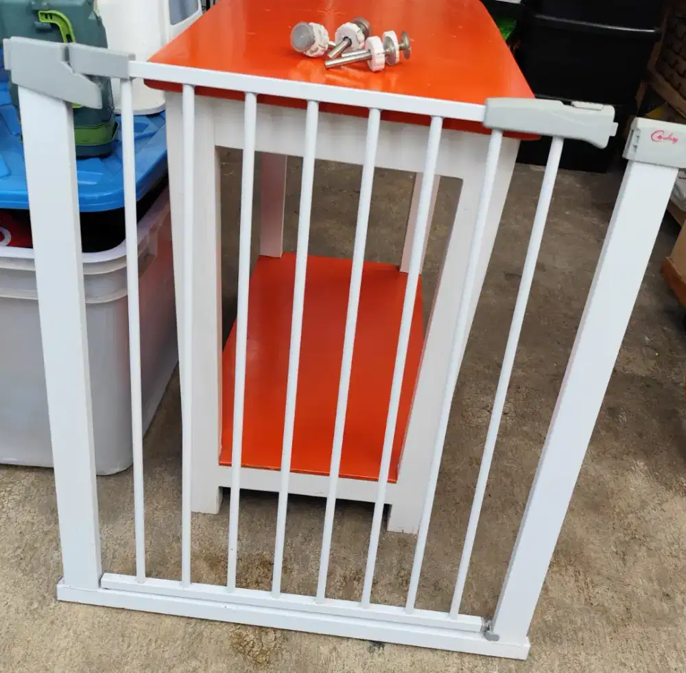 Pagar pembatas pelindung anak