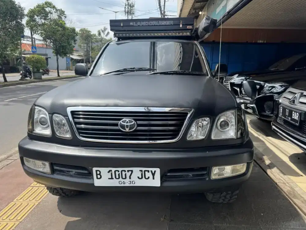 Toyota landcruiser cygnus th 2000 AT