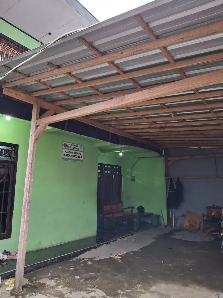 Dijual Rumah Dengan Tanah Seluas 300 m2