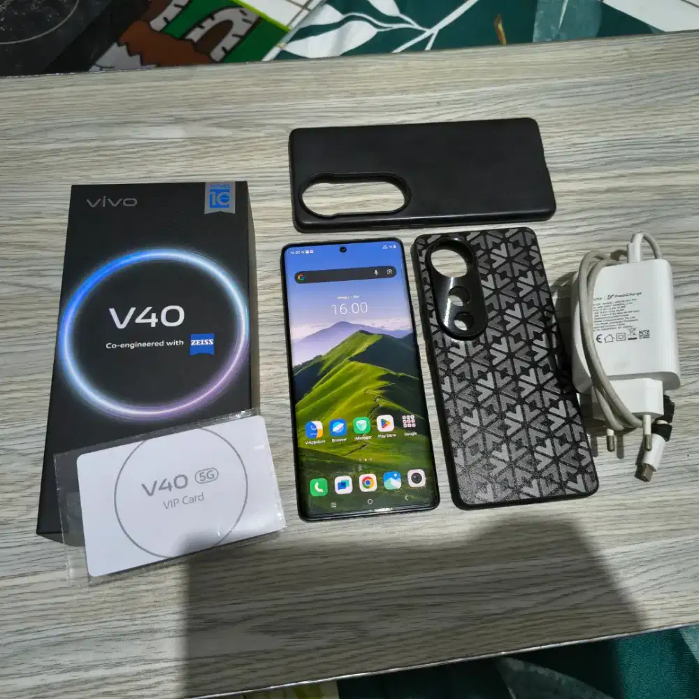 Vivo V40 5G NFC Snapdragon 7 Gen 3 80W - SILVER, 8+256 GB