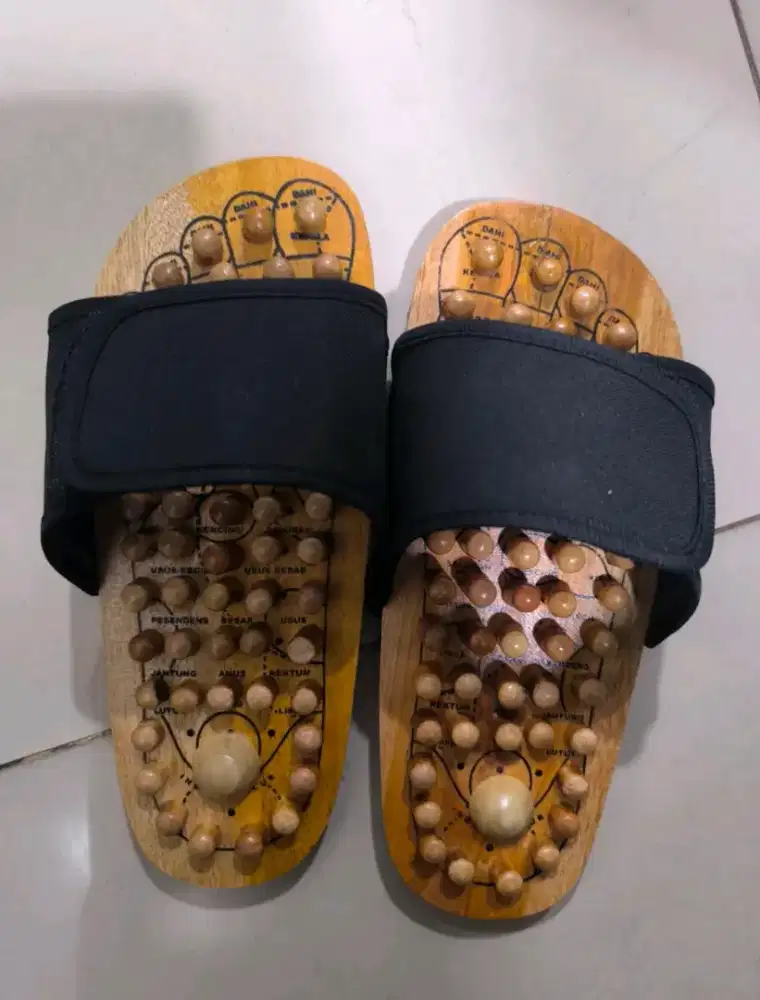 Sendal Pijat Refleksi