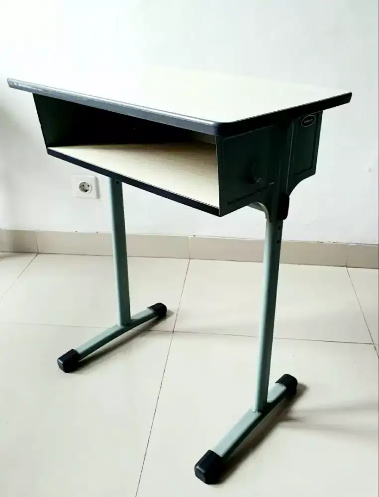 Meja Belajar Meja Laptop Minimalis