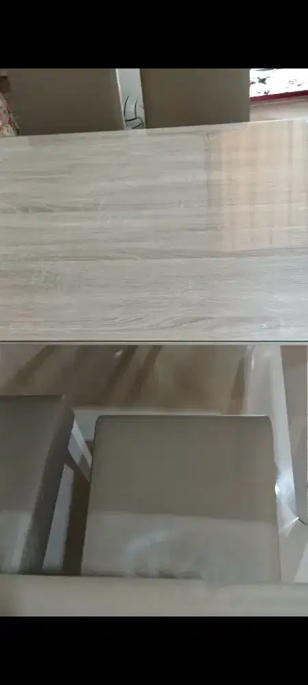 1 set Meja makan minimalis layak pakai