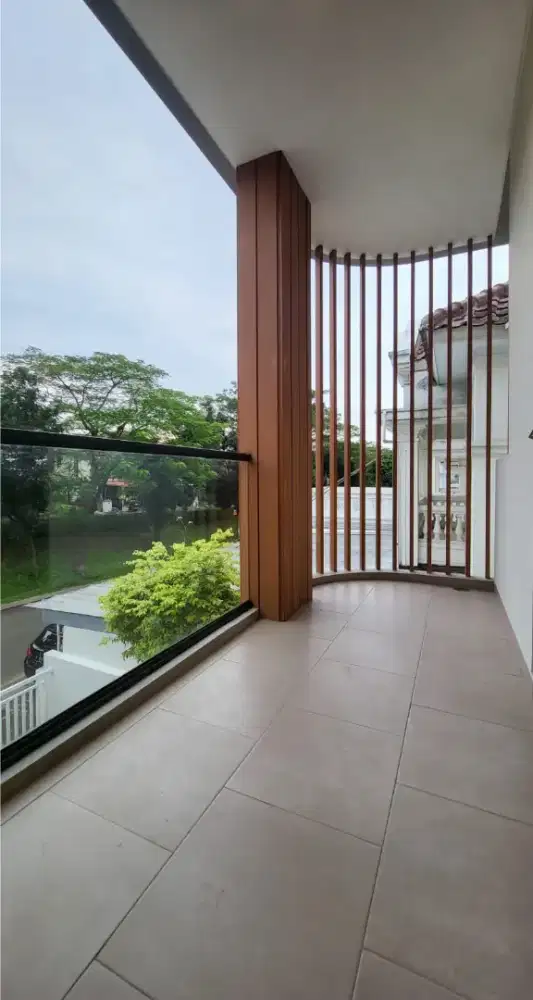 Rumah mewah 2 lantai di Legenda Wisata second boulevard