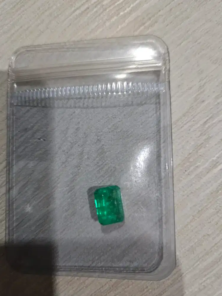 dijual batu jambrut colombia