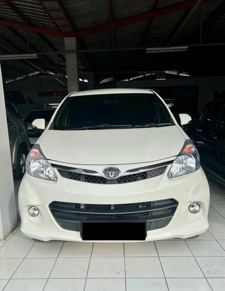 Toyota Avanza Veloz 1.5 A/T 2012 Putih