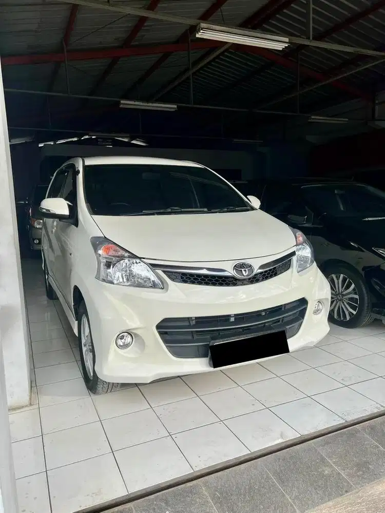 Toyota Avanza Veloz 1.5 A/T 2012 Putih