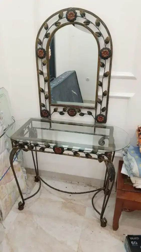 Meja rias cantik vintage shabby