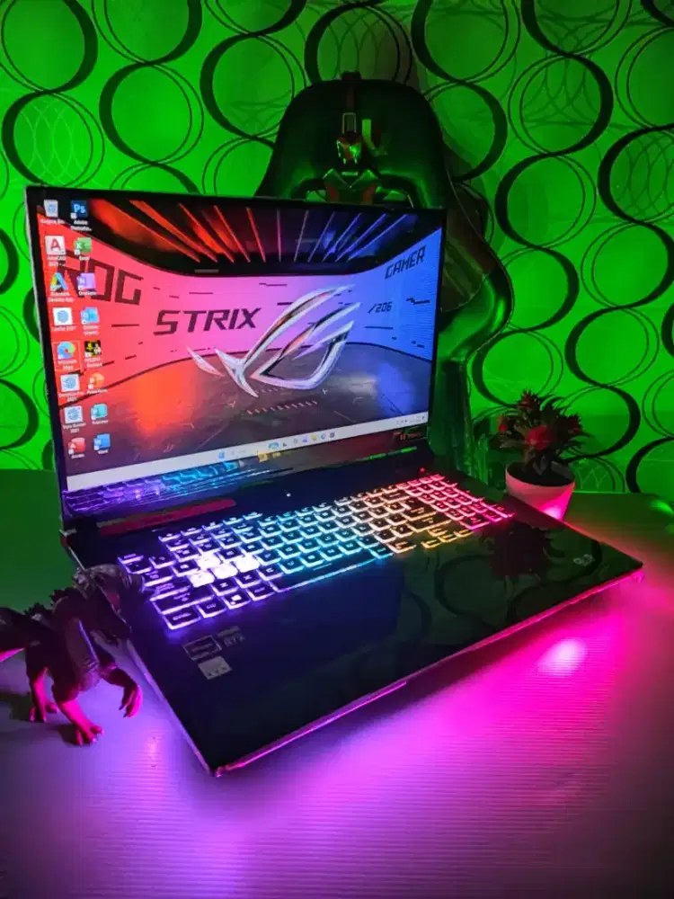 ASUS ROG G713ICE-329 STRIX RTX Premium Edition