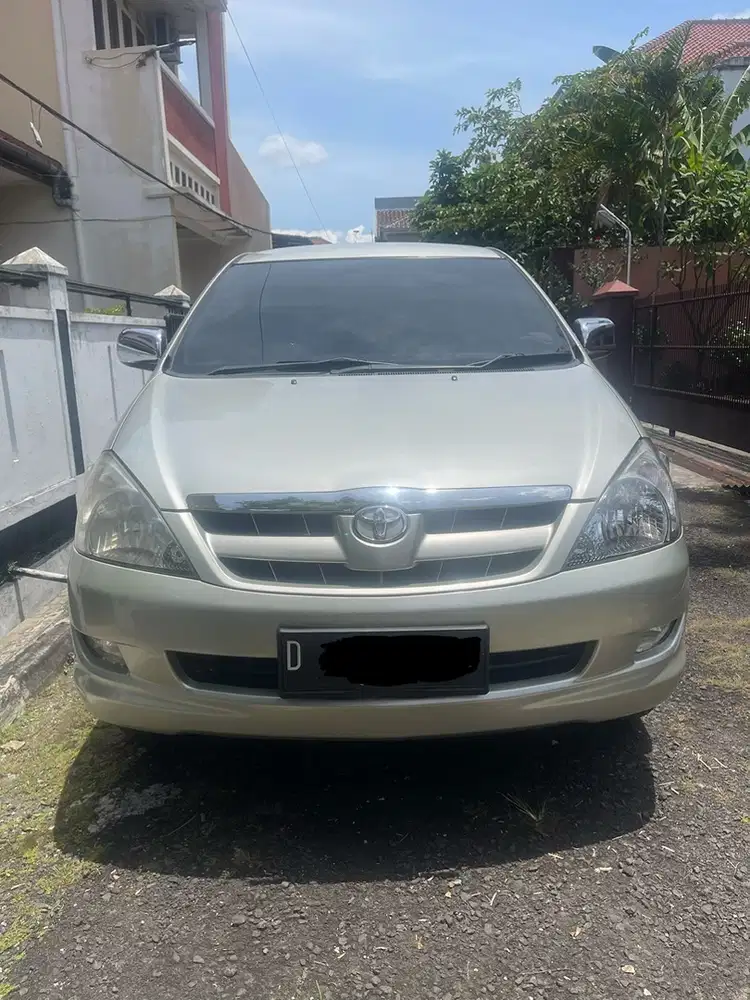 Toyota Kijang Innova 2005 Bensin