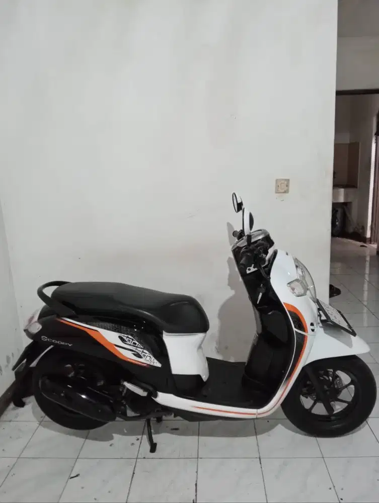 JUAL CEPAT HONDA Vario karbu Tahun 2012, SUPER MULUSSS FULL ORI..