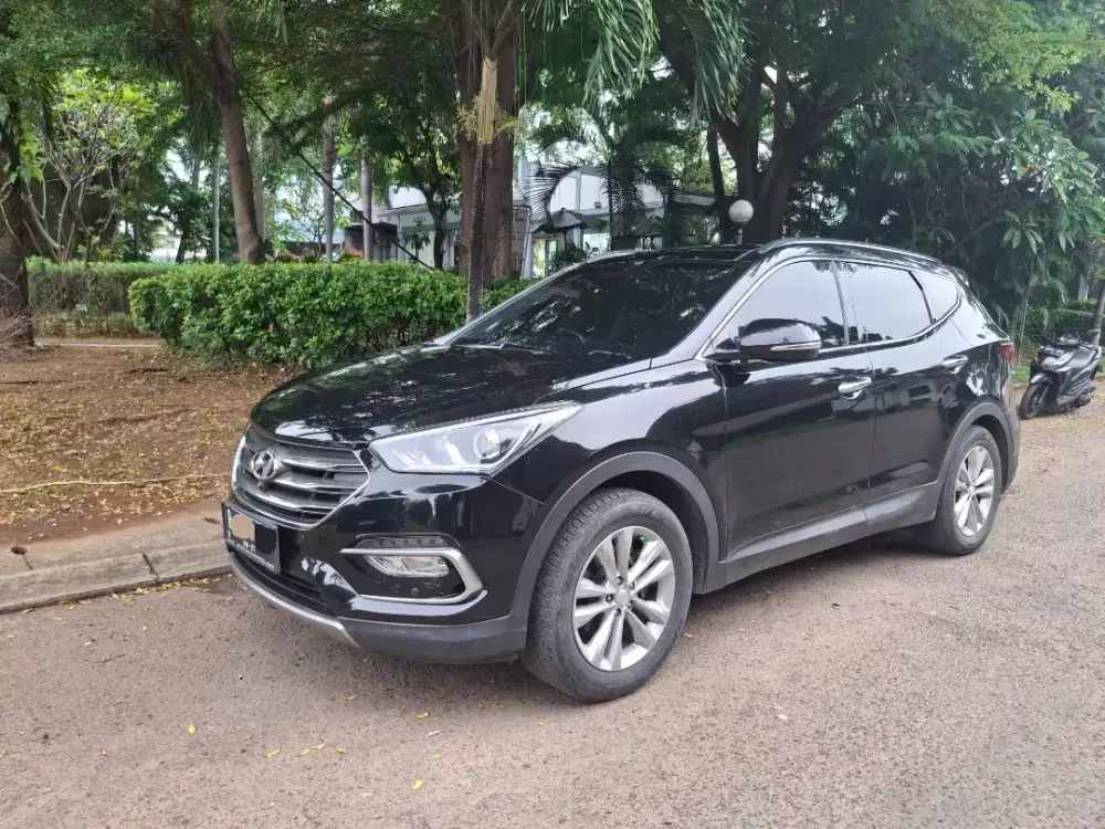 Hyundai Santafe 2017 Bensin 2400cc Hitam SUV