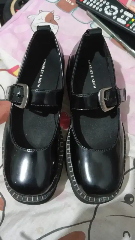 Sepatu Charles & Keith