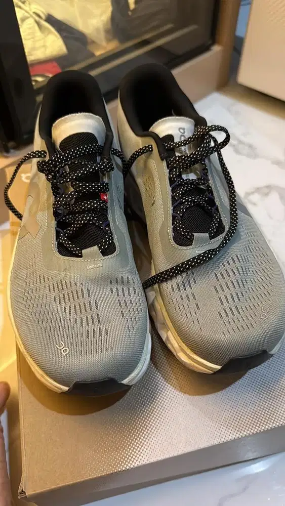 Sepatu on cloud monster 2 olive