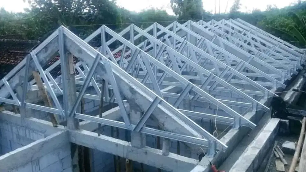 RANGKA ATAP BAJA RINGAN