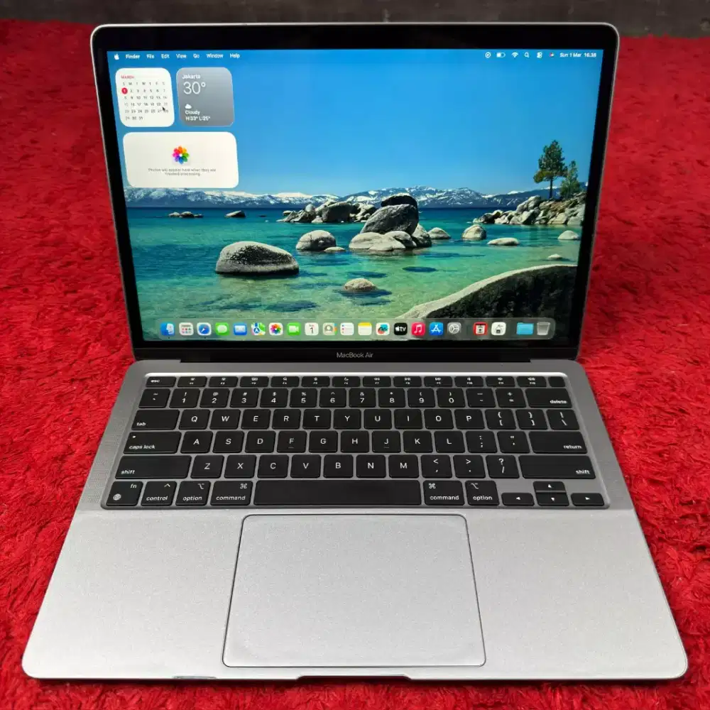 Macbook air m1 2020 ram 8gb ssd 256gb mulus ex ibox bisa cod