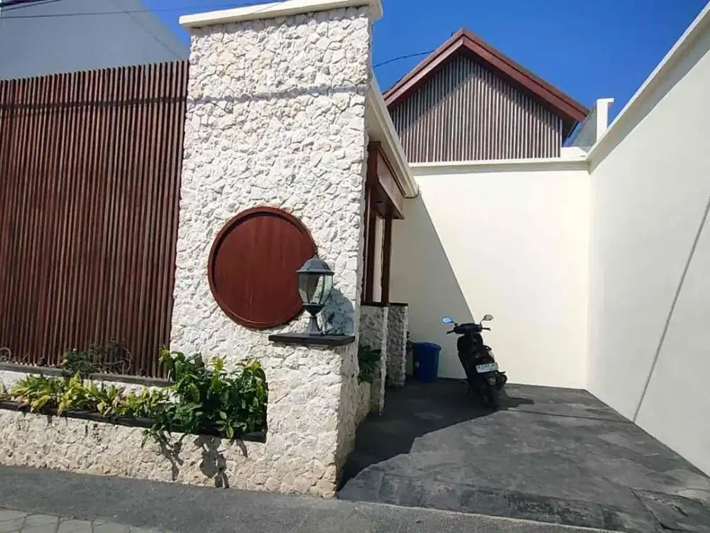 Dijual 1 Unit Villa, lokasi Dharman Villa Estate, Kayutulang,  Canggu.