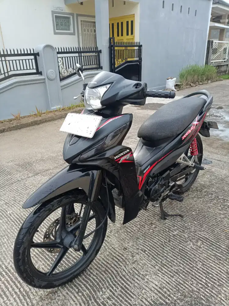 Di jual Honda Revo X