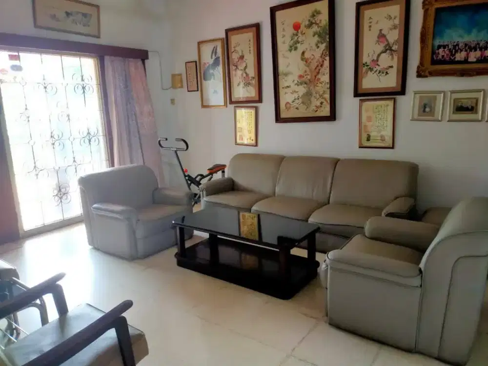 Dijual Cepat Rumah Terawat, Lokasi Kupang Indah, Dekat Mall Ciwo, Surabaya