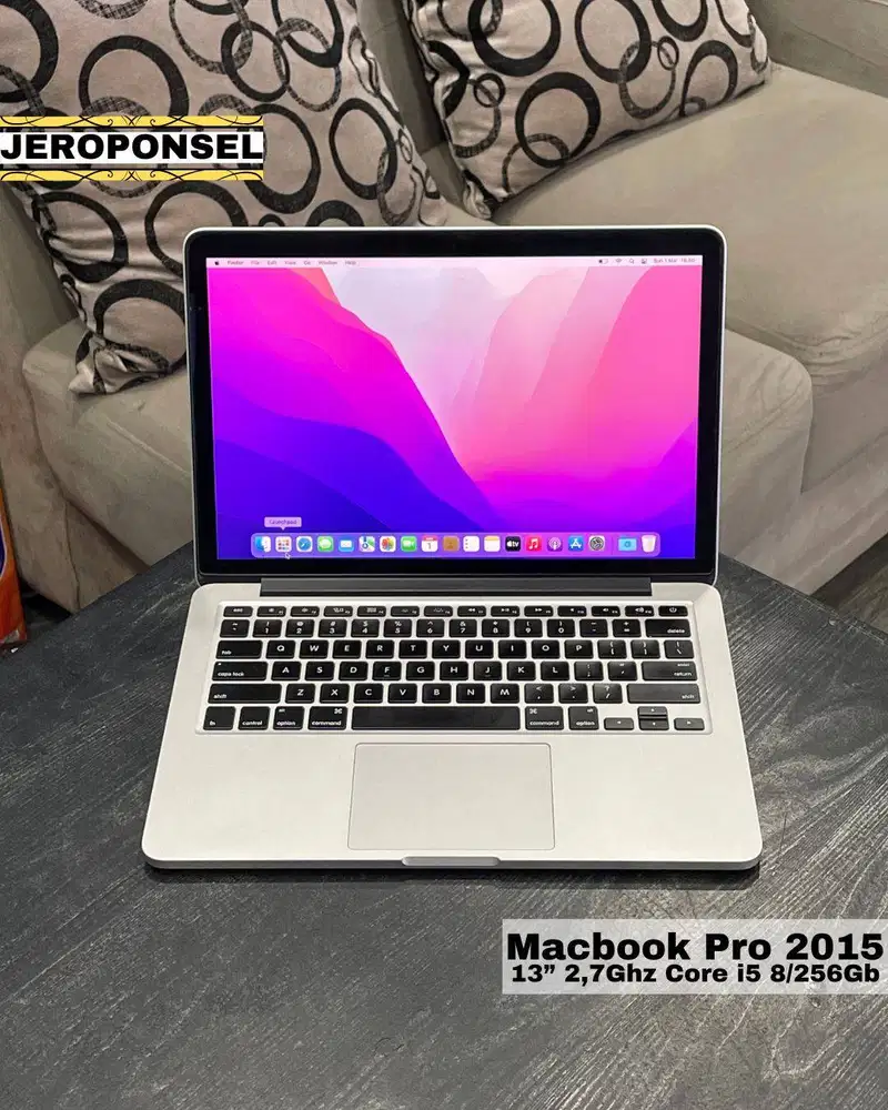 MACBOOK PRO 2015 13” 8GB / 256GB / GARANSI ORIGINAL NO MINUS