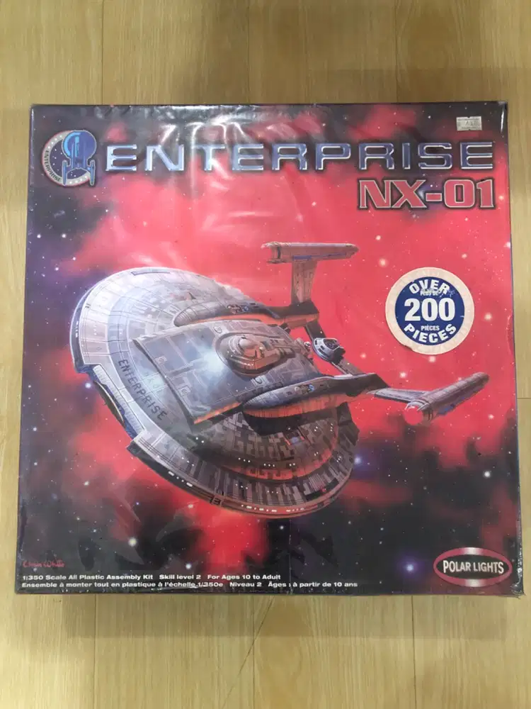 Startrek rakitan plastic assembly kit 200 pieces