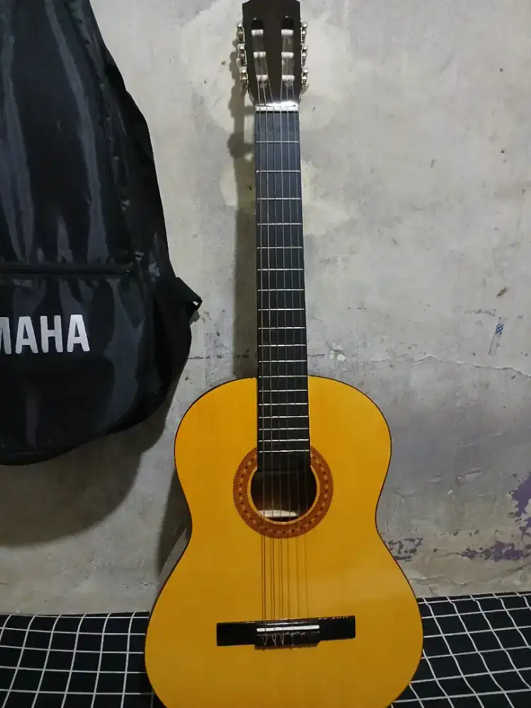 Gitar yamaha C315