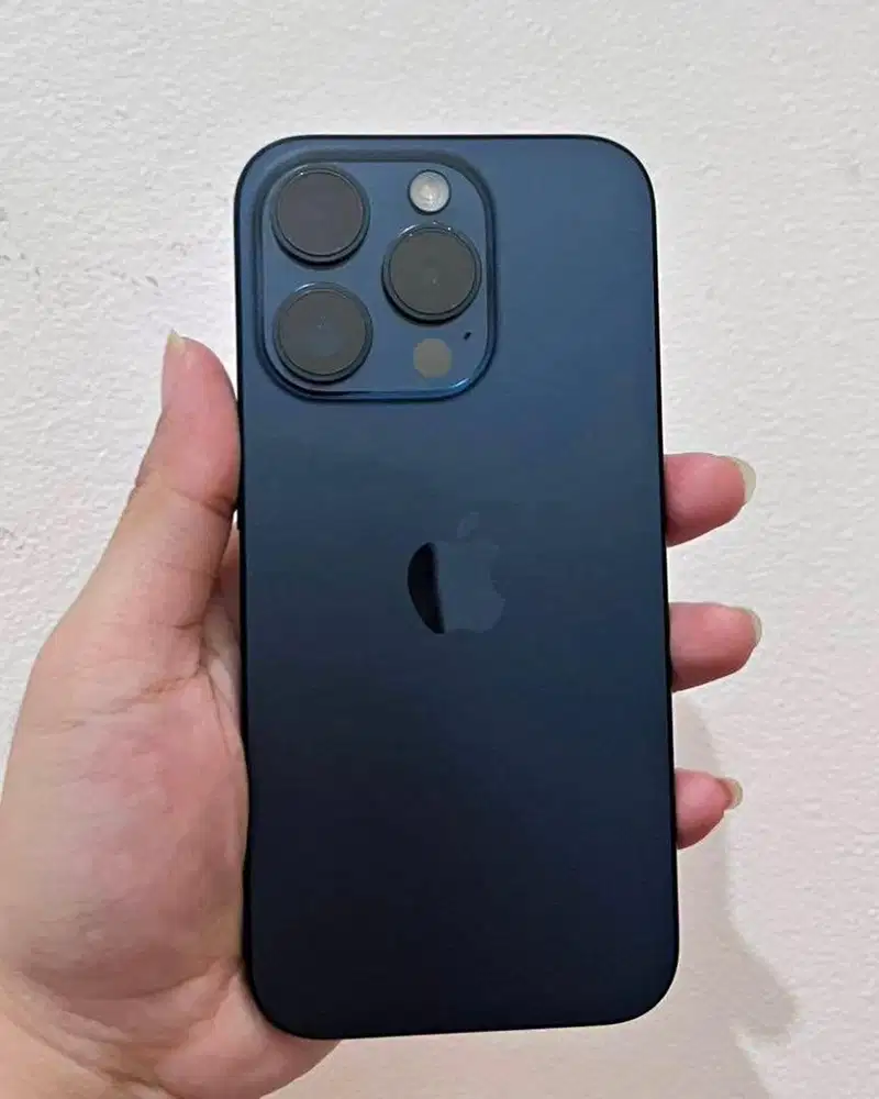 iphone 15 pro ibox 128gb like new