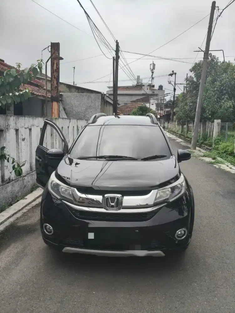 Honda BR-V (2016), manual, Hitam